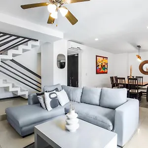 luxury-apartamento-centro-playa-carmen.quintano-roohotels.com/
